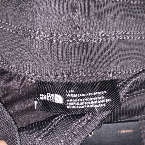 NWT The North Face Aphrodite 2.0 Capri, Gray, L - Picture 9 of 13